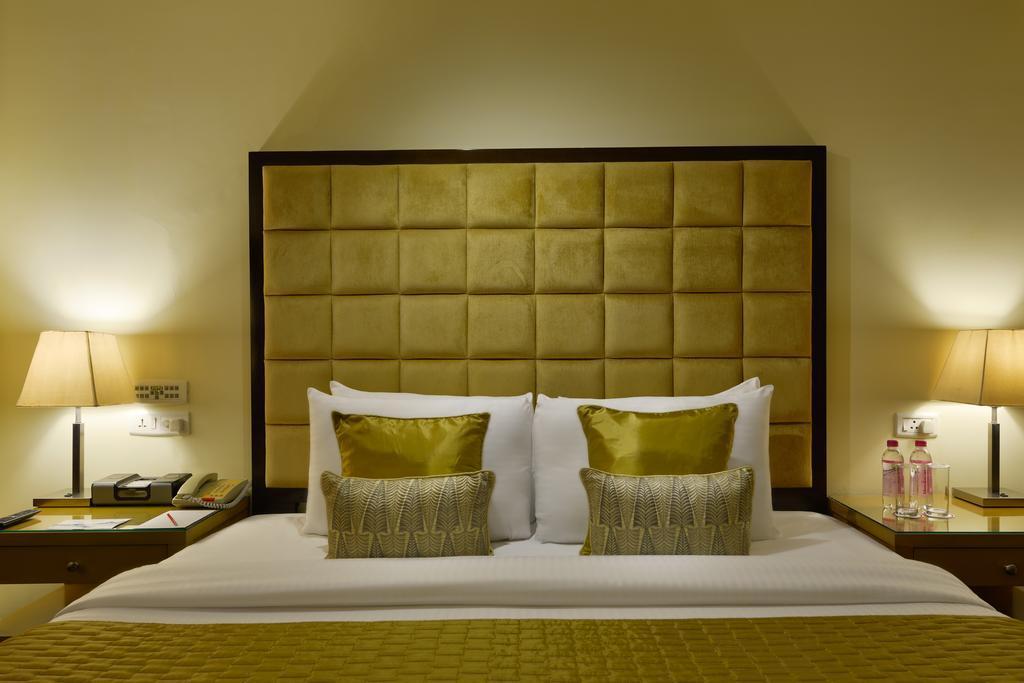 Surat Marriott Hotel Exterior foto